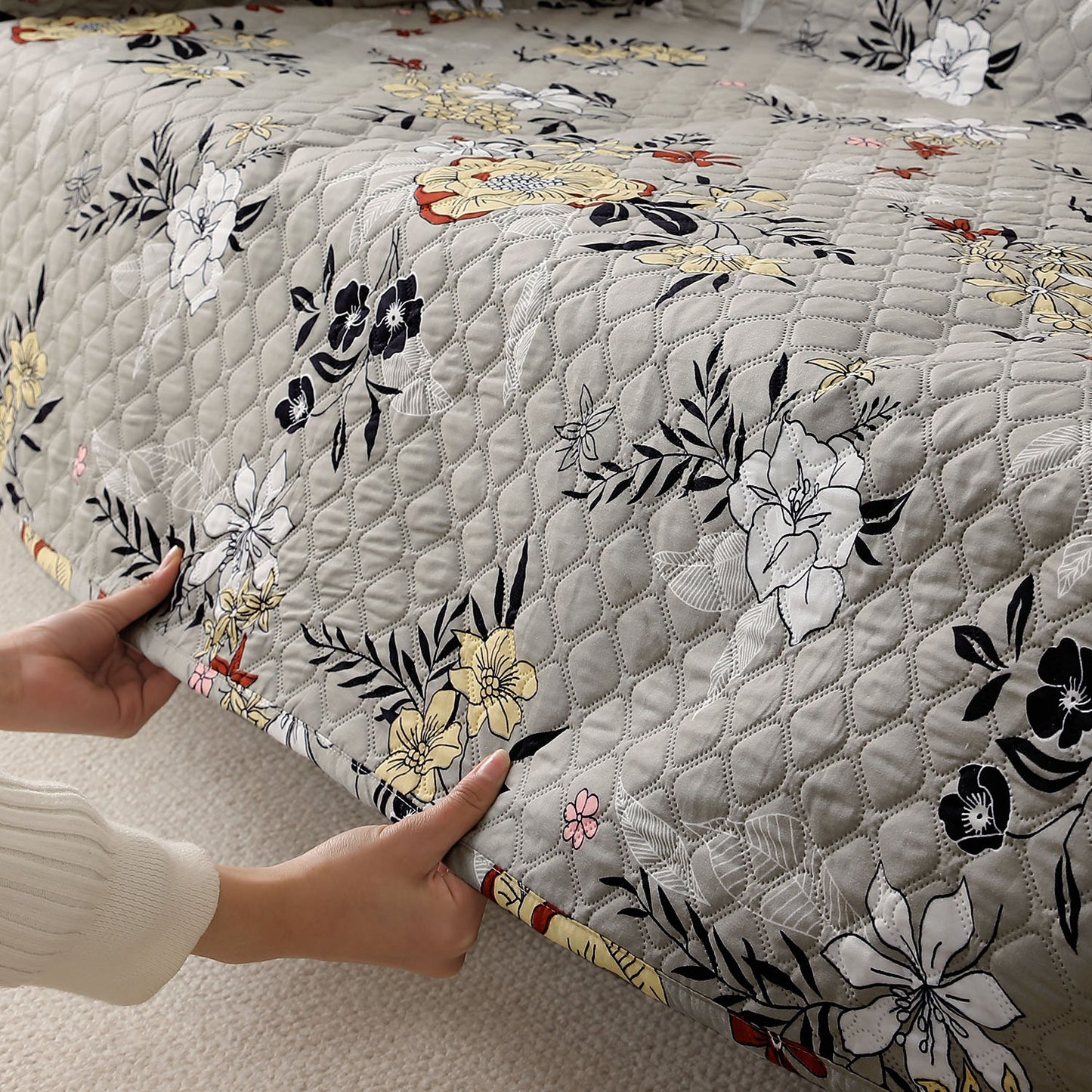Quilted Sofa Seat Mat with Two Armrest Covers with Pockets for 1/2/3 Seater Sofa, Floral Ash Grey