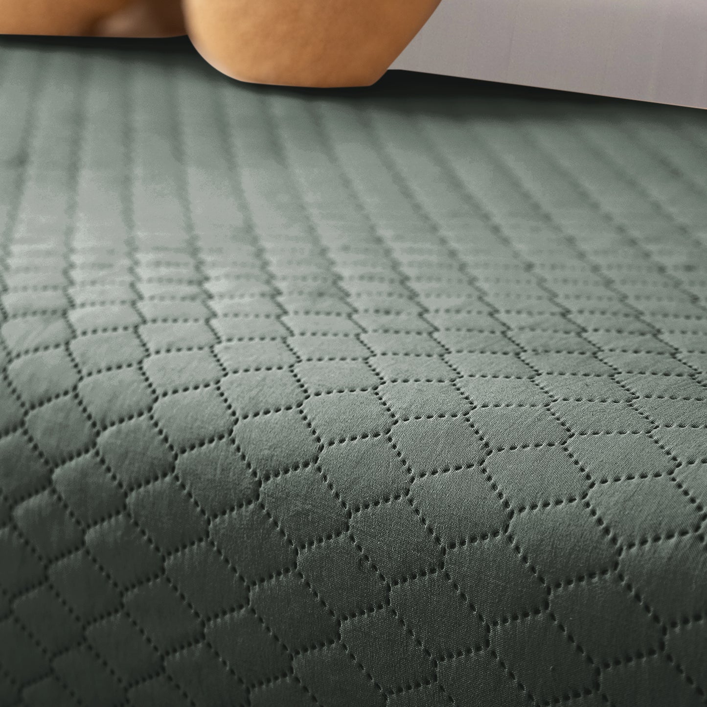 Quilted Sofa Cover Mat with 2 Armrest Covers Pockets, Grey