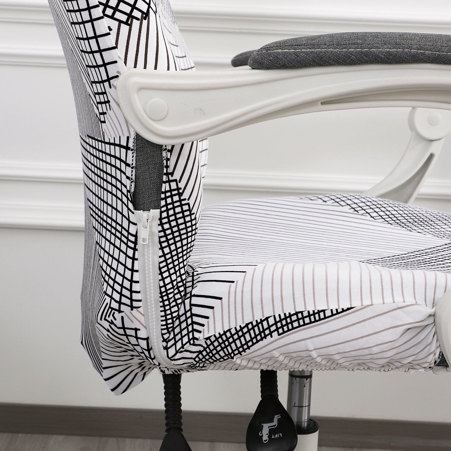 Printed Office Chair Cover for Executive Chair (High-Back) – 140 GSM Stretchable Fabric – Washable & Anti-Slip – Fits Big & Tall Office Chairs, Snow White Black Geometry