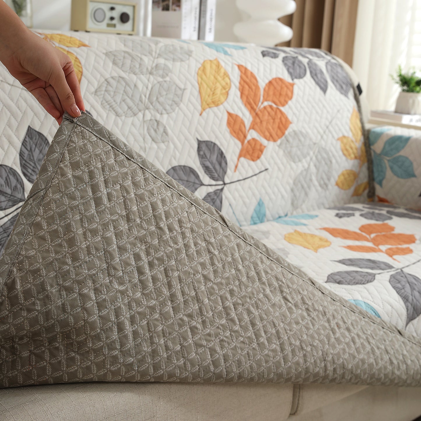 Multicolor Leaves Printed quilted non slip sofa cover