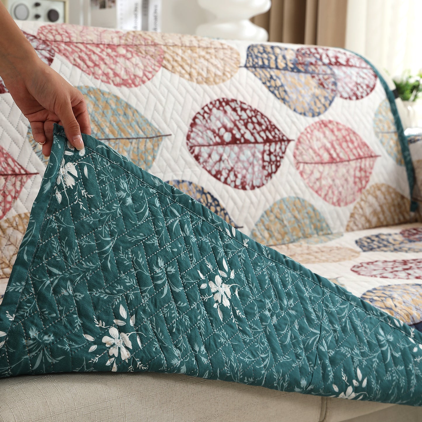 Multicolor Linden Leaf Printed quilted non slip sofa cover