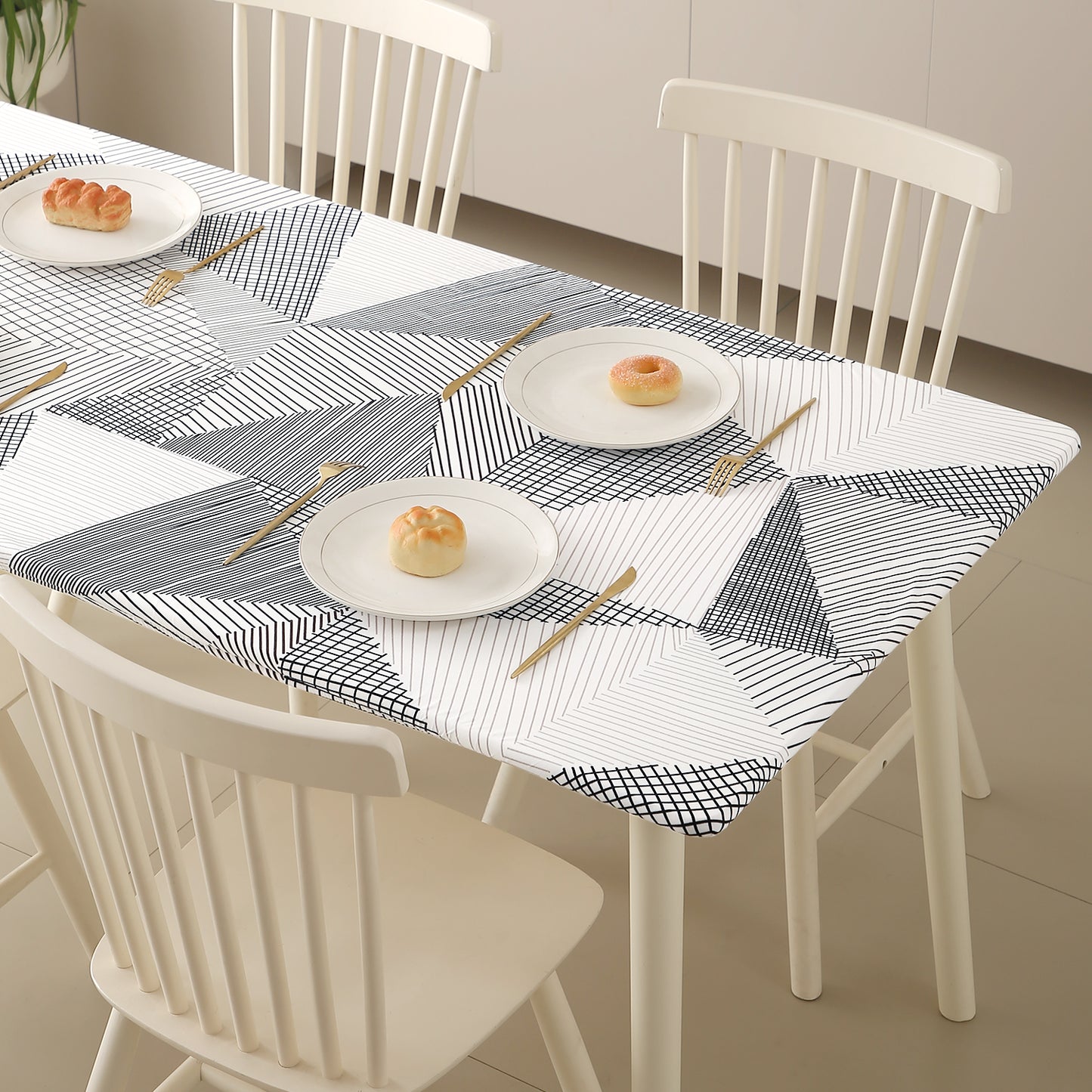 Printed Stretch Fit Water-Repellent & Anti-Slip Table Cloth Cover for 4 Seater / 6 Seater, Snow White Black Geometry