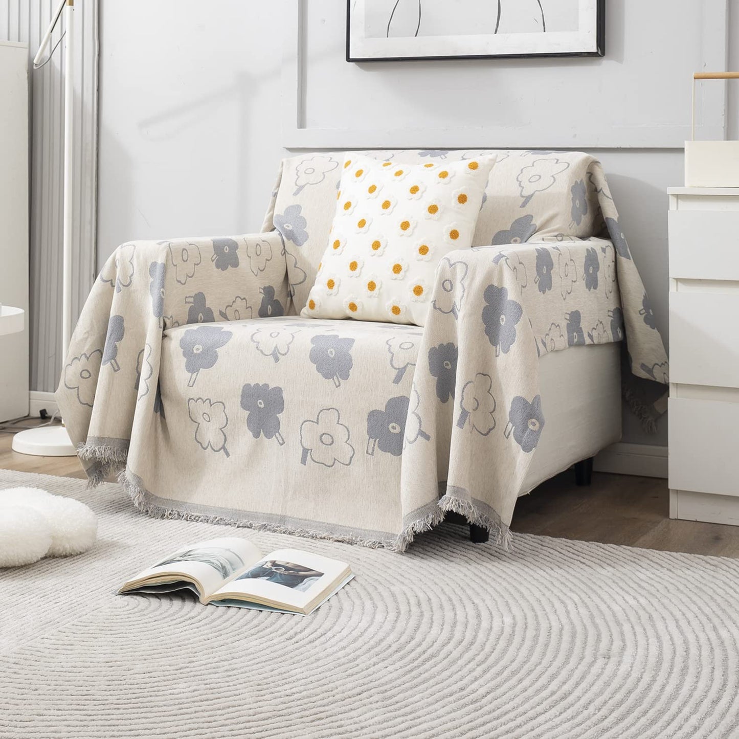 1 Seater elegant off white floral print colour chenille sofa throw of size 180(D)x180(L)