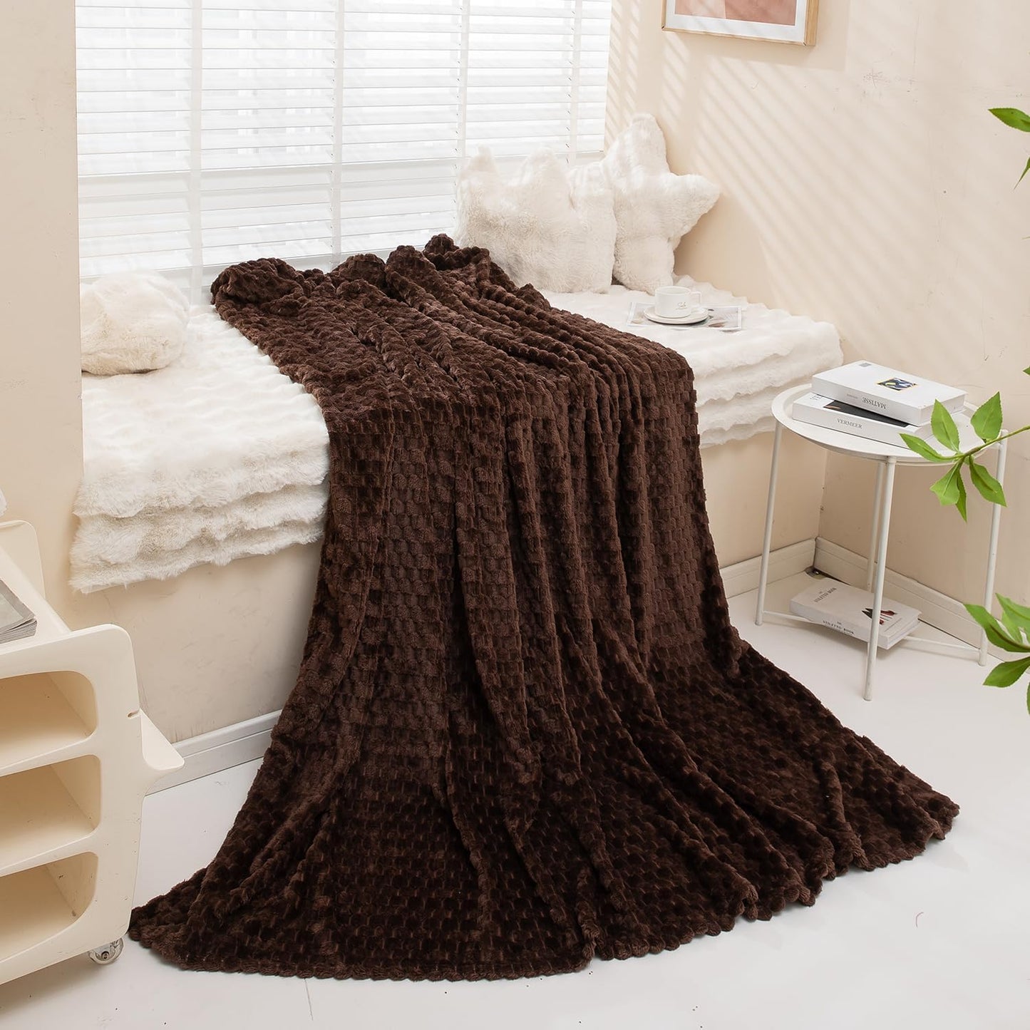 AC Fleece Blanket Queen, Brown
