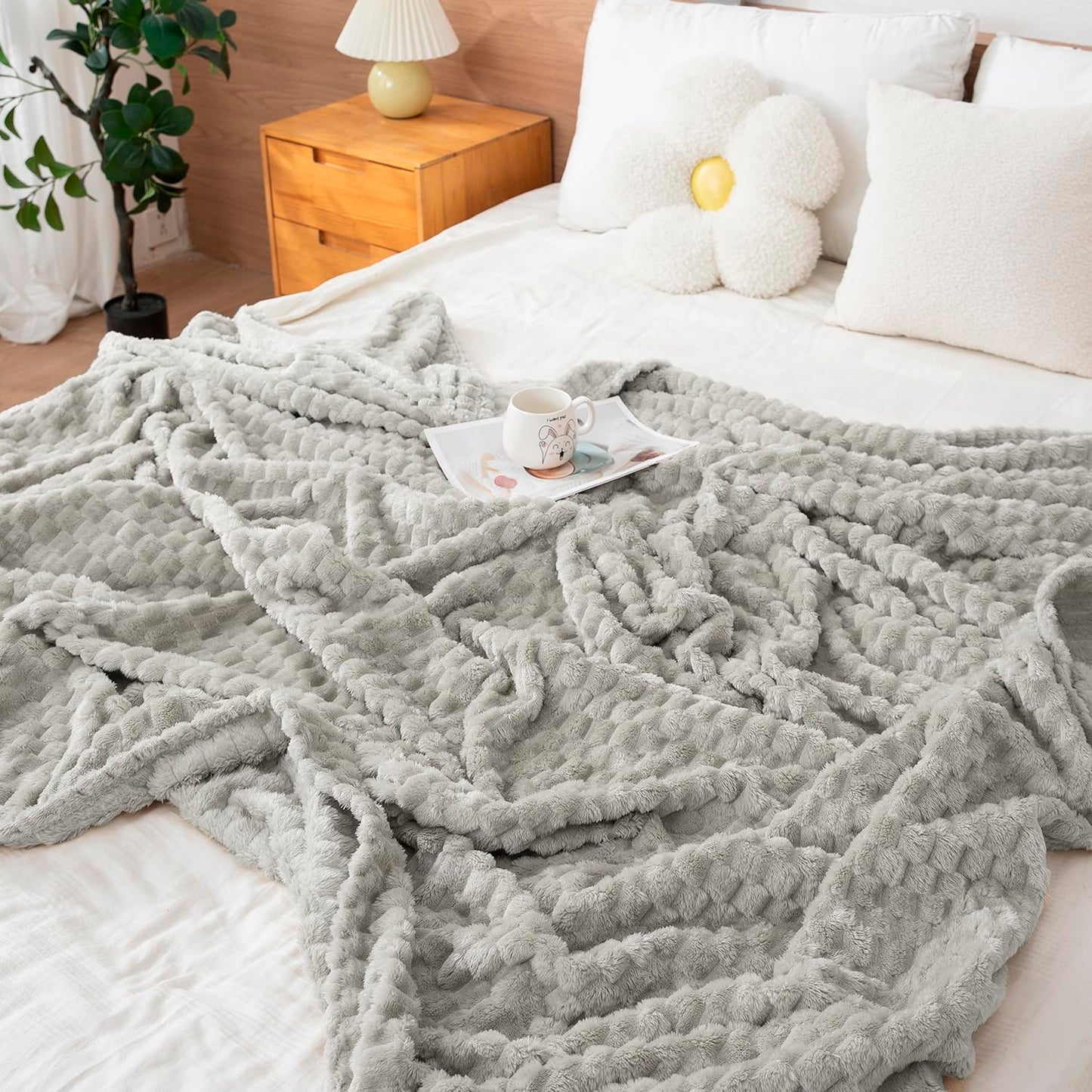 Light Grey Warm AC Blanket Double Bed | HOKIPO
