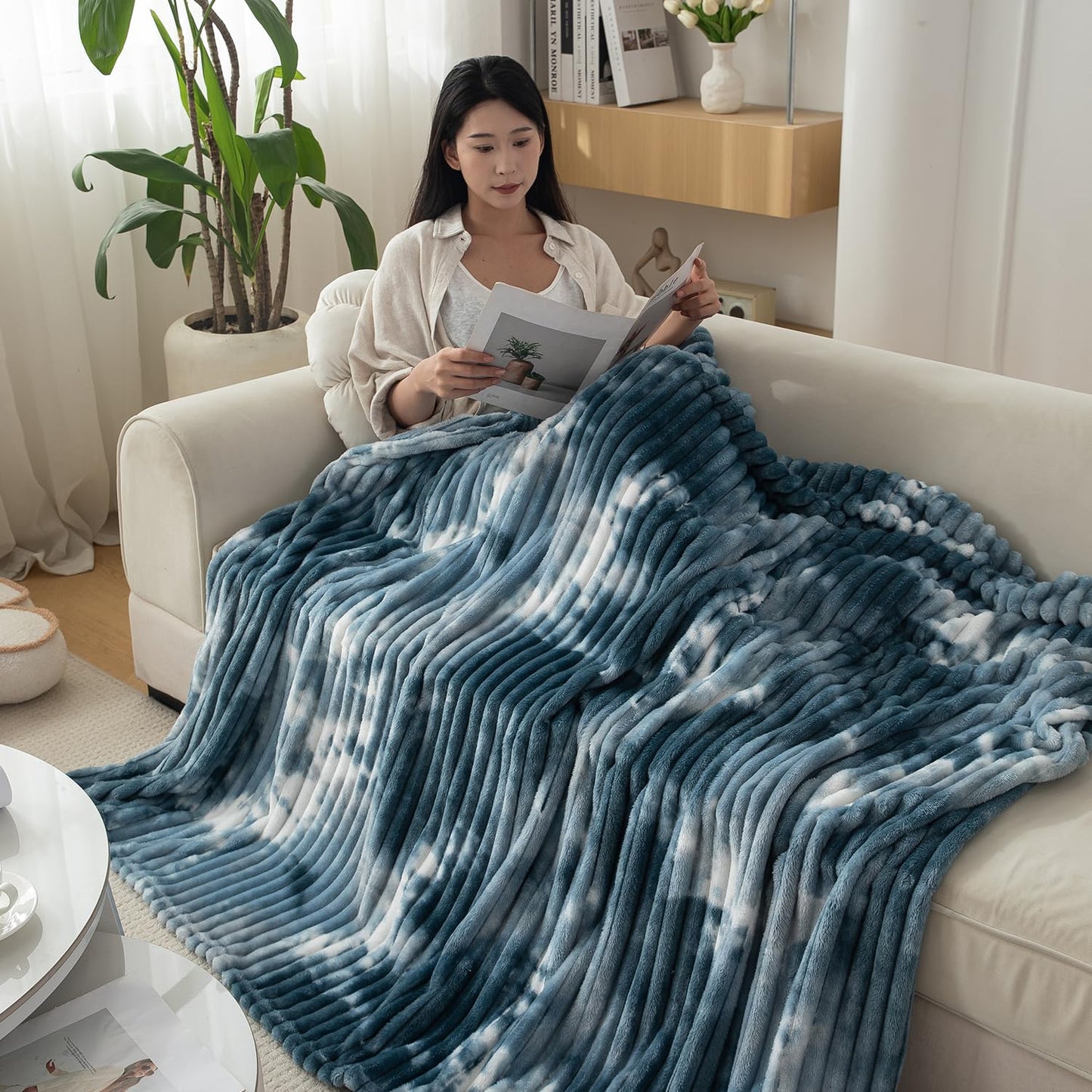 Buy Teal Gradient Colour Soft Fleece Blankets | HOKIPO