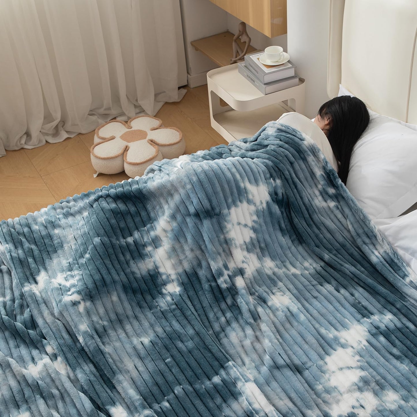 Teal Gradient Colour Soft Fleece Blankets | HOKIPO