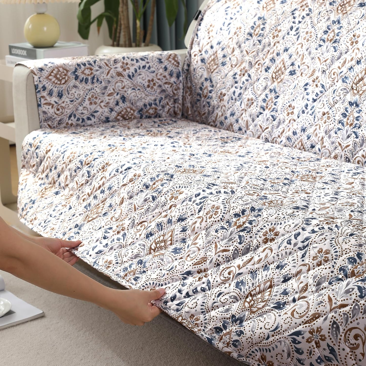 Quilted Waterproof Sofa Cover Mat with Pockets on Armrest Cover -Damask White