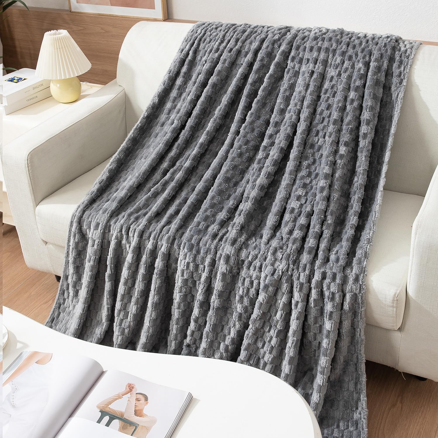 Grey Colour Luxury Double Bed Kambal | HOKIPO