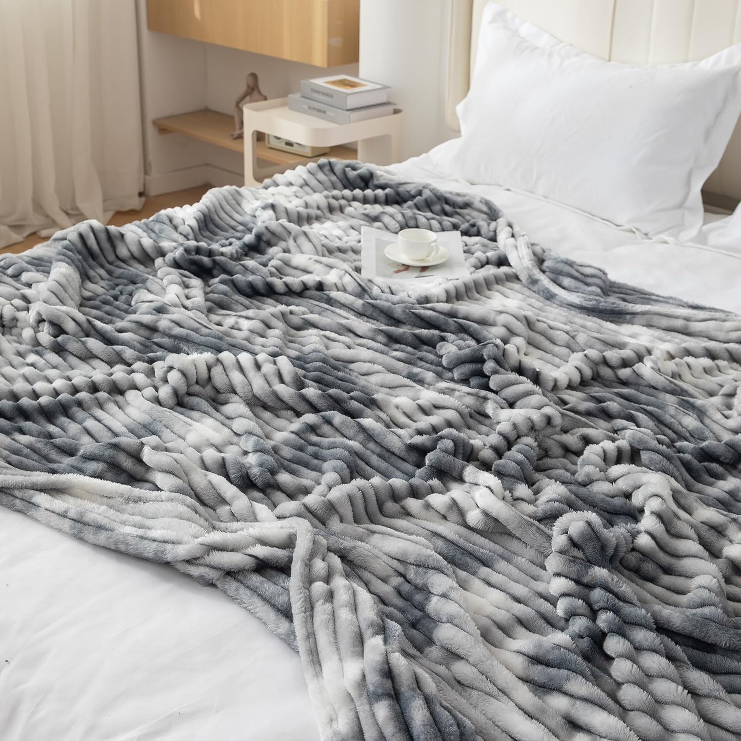 Grey Gradient Double Bed Winter Blanket | HOKIPO
