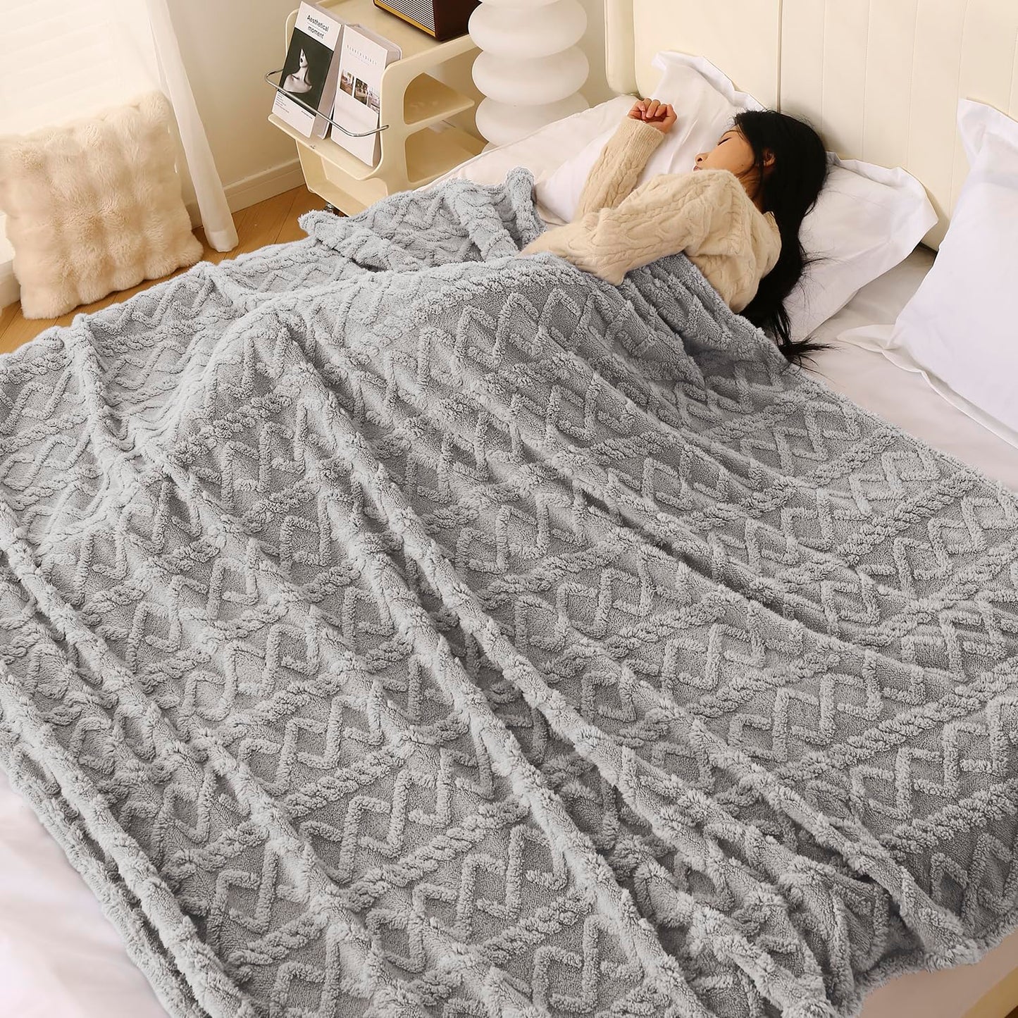 220 GSM Flannel AC Throw Blanket Double Bed Queen, 200x230 cm / 6.5x7.5 feet, Light Grey