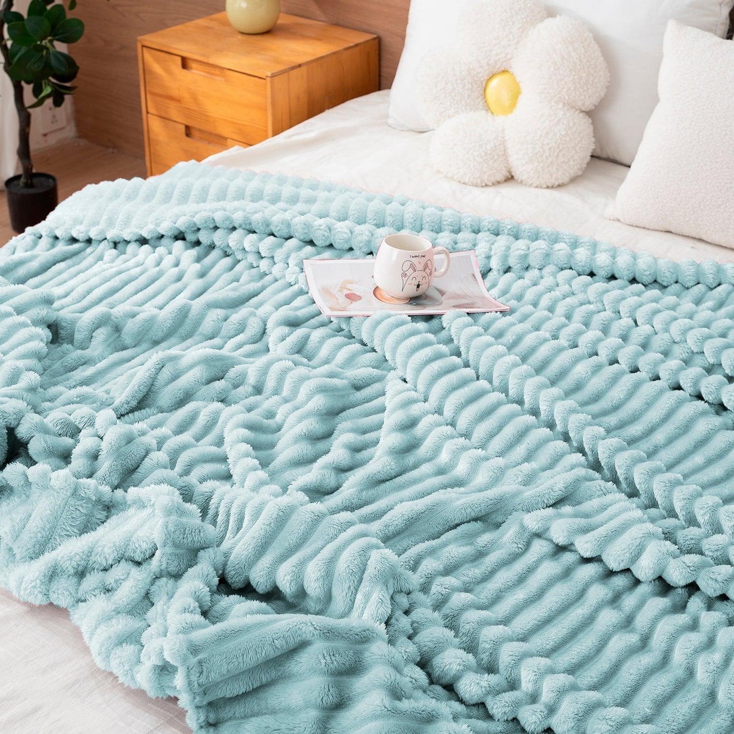 Sky Blue Colour Luxury Double Bed Kambal | HOKIPO