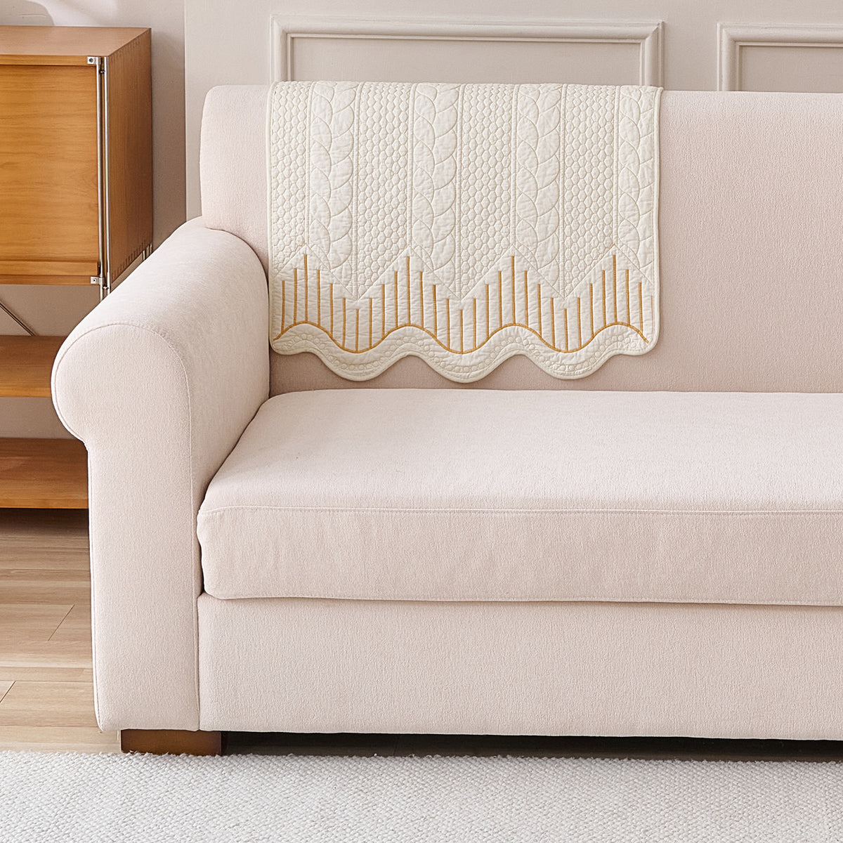 Cotton Reverie with a Curved Wavy Edge Sofa Mat, Golden Cream Bloom