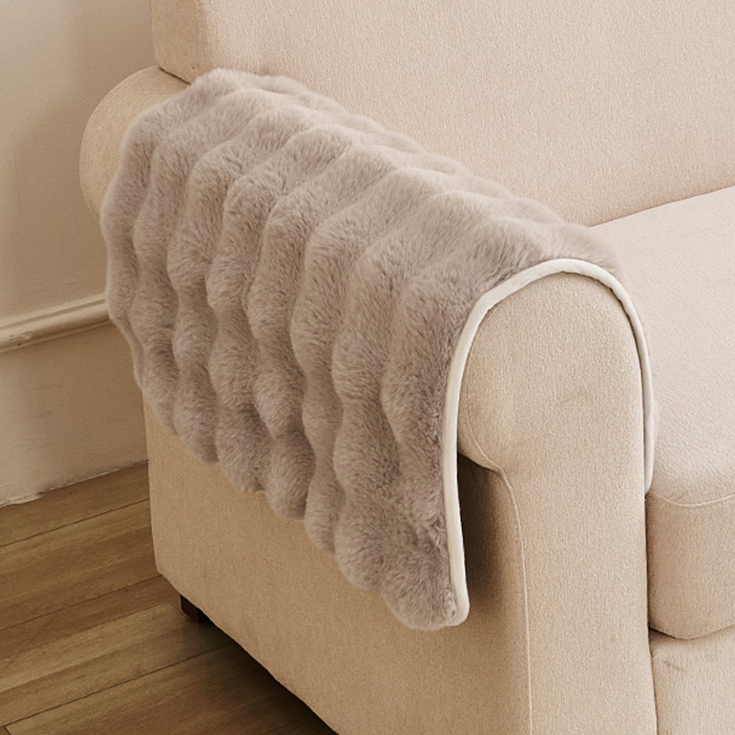 'FurHug' Premium Faux Rabbit Fur Sofa Seat Mats, Latte Brown