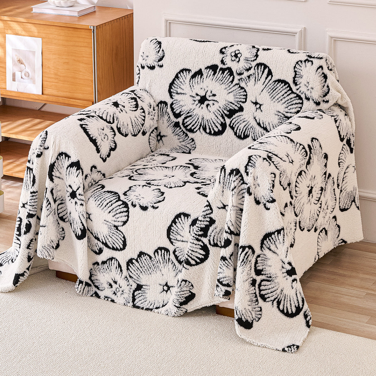 Buy Stylish Ivory Blossom Colour Camellia Blossom Luxury Plush Sofa Throw – HOKIPO | Har Ghar ka Humsafar