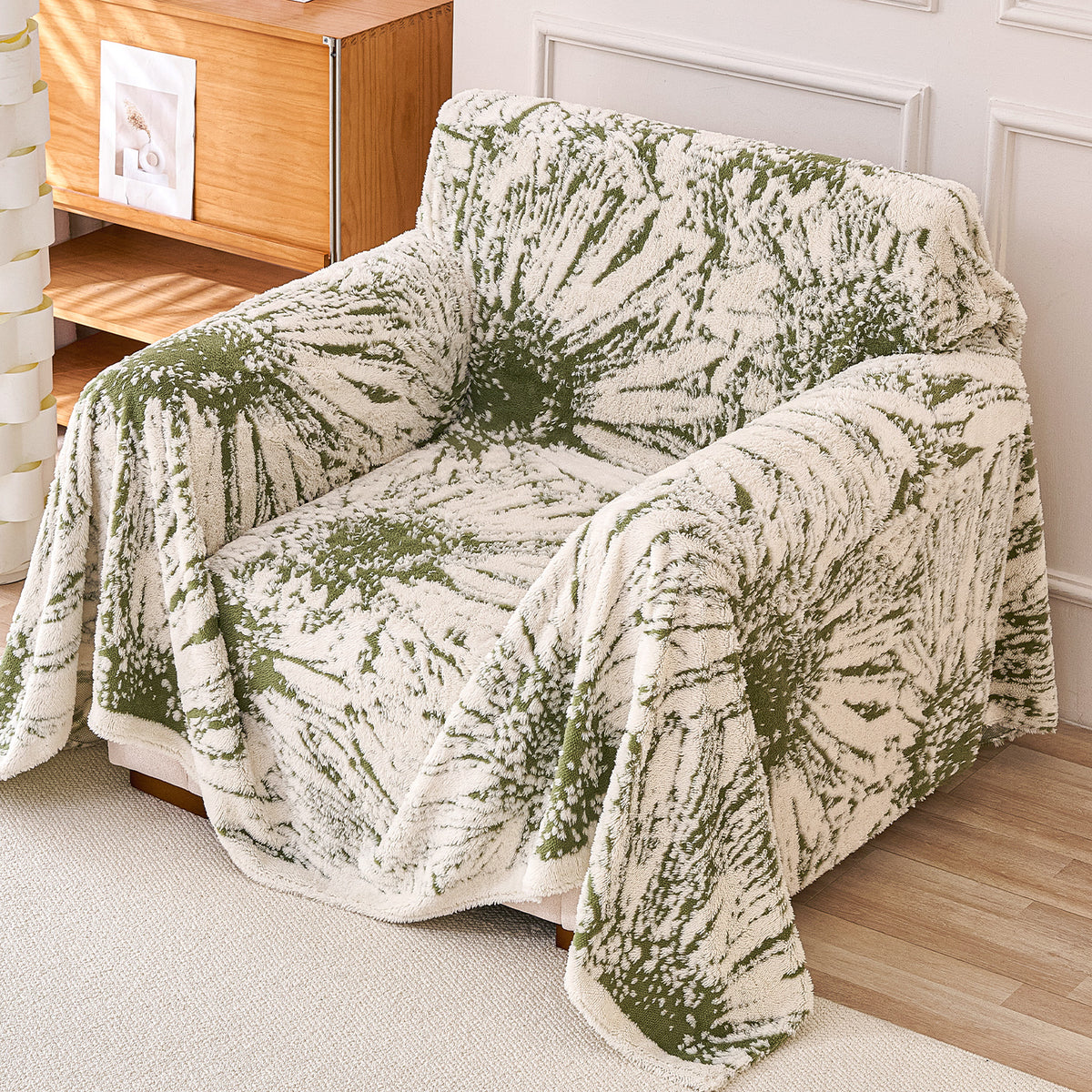 Buy Moss Green Colour DaisyBloom Series Fleece Sofa Throw | HOKIPO