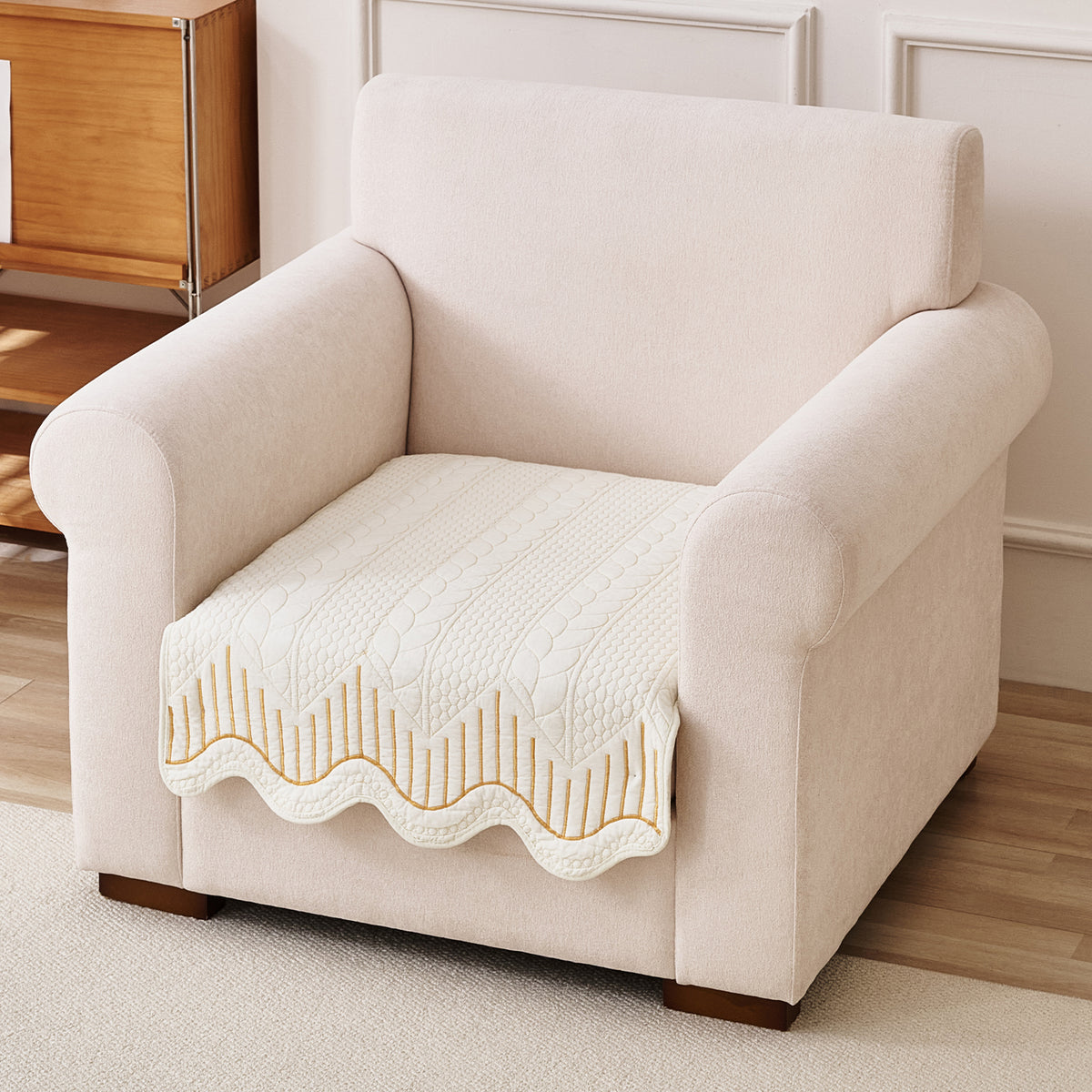 Cotton Reverie with a Curved Wavy Edge Sofa Mat, Golden Cream Bloom