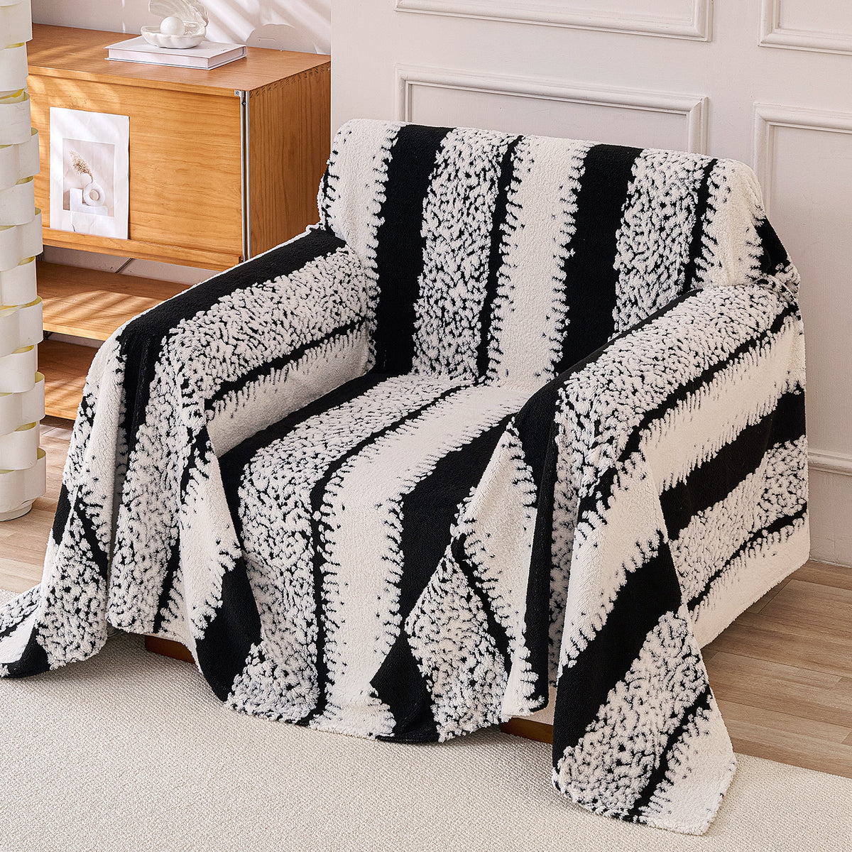 Buy Black Colour Luxury Wavy Plush Sofa Throw – Single Seater Sofas | HOKIPO