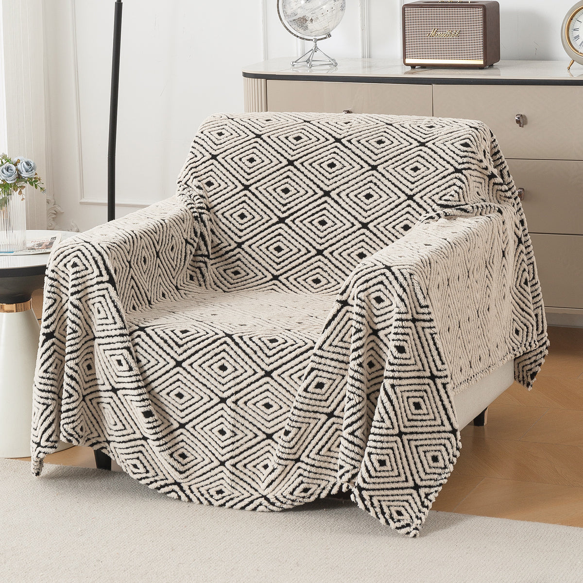 Buy Geometric Diamond Noirea Series Luxury Plush Sofa Throw | HOKIPO