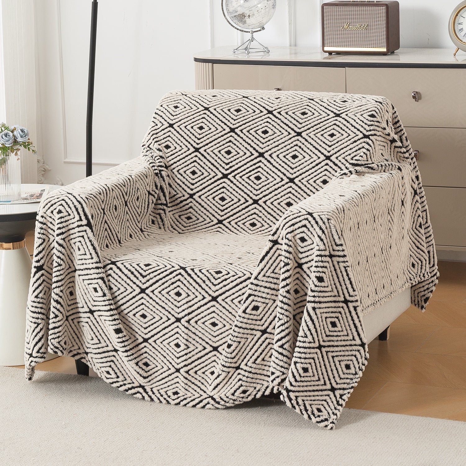 Buy Geometric Diamond Noirea Series Luxury Plush Sofa Throw | HOKIPO