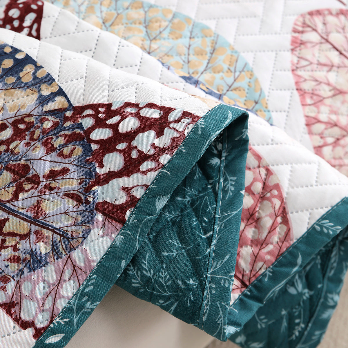 'Homehues' Printed Quilted Sofa Cover Mats, Multicolor Linden Leaf