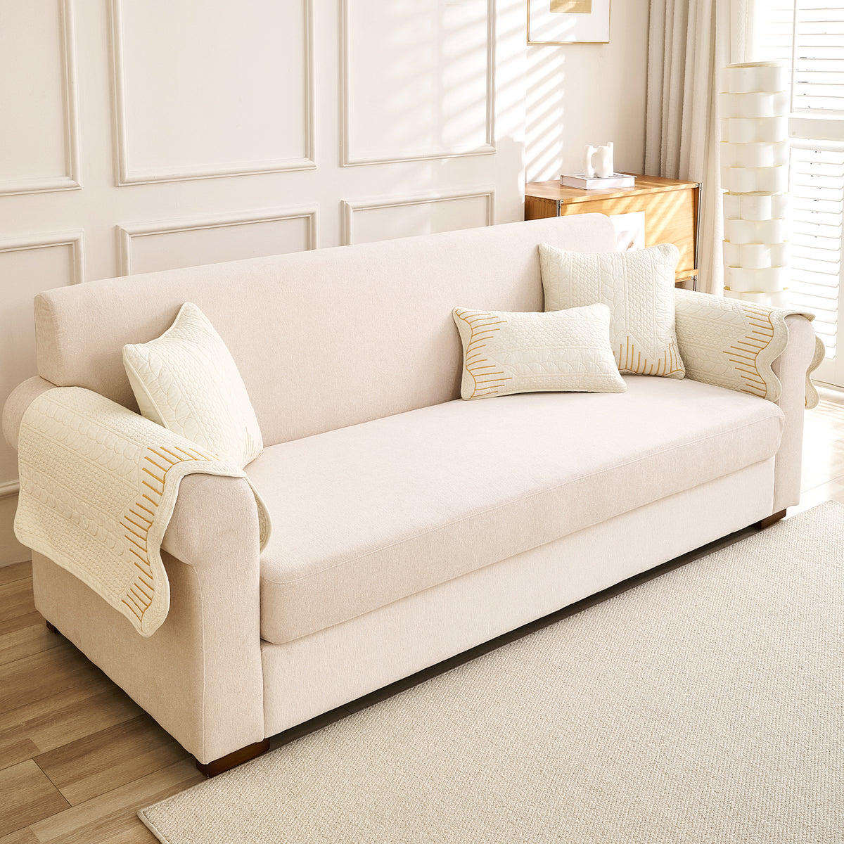 Cotton Reverie with a Curved Wavy Edge Sofa Mat, Golden Cream Bloom