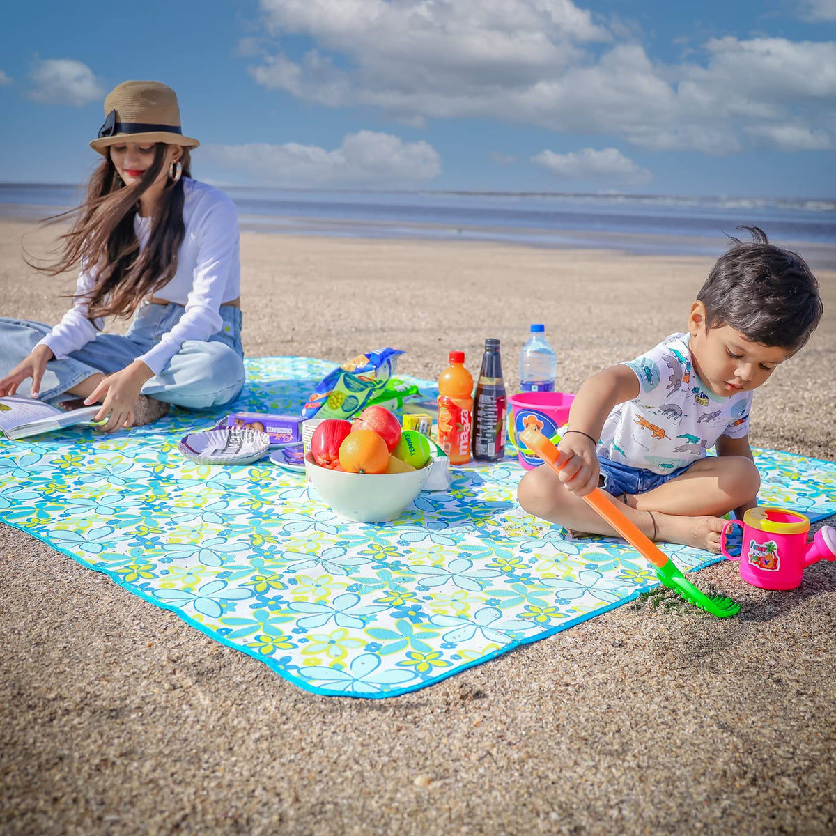 Foldable Waterproof and Sandproof Picnic Mat Blanket, Floral Blue