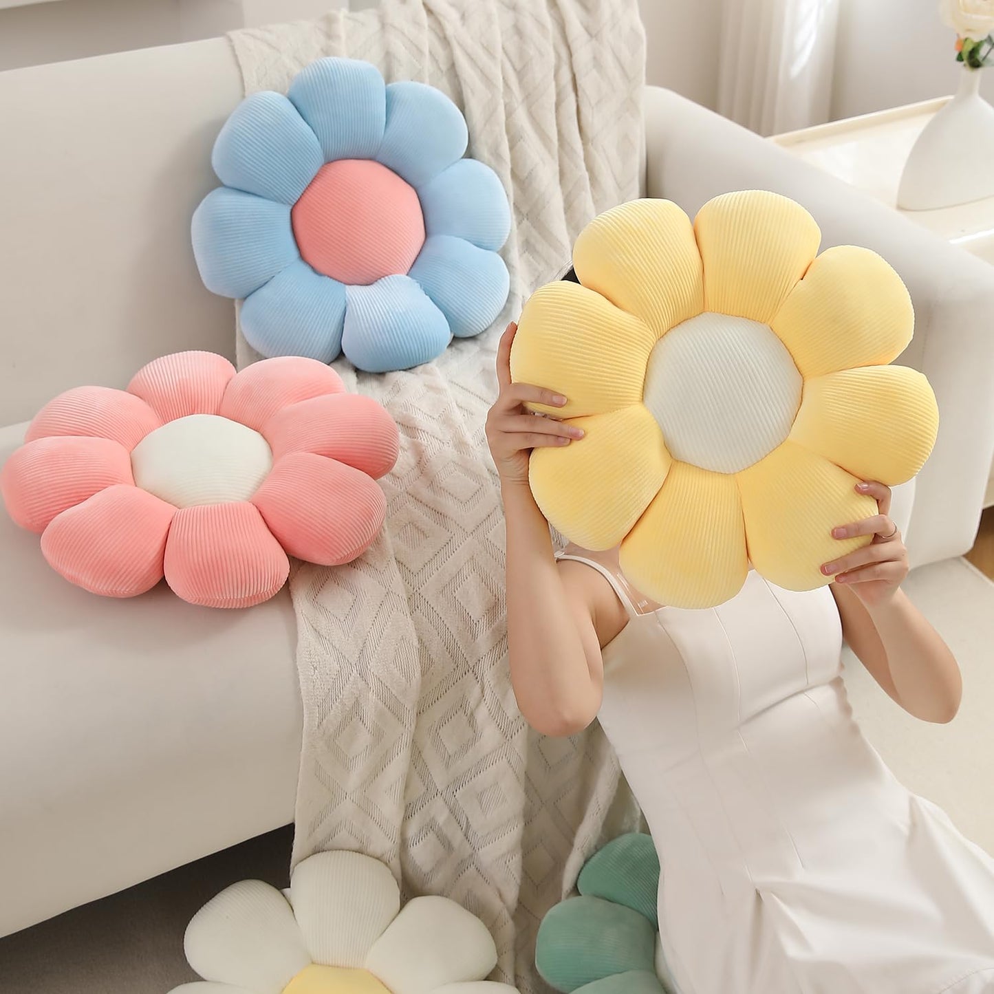 Luxury Flower Plush Decorative Pillow – Ultra-Soft Seating Cushion (42 cm, Daffodil Yellow)