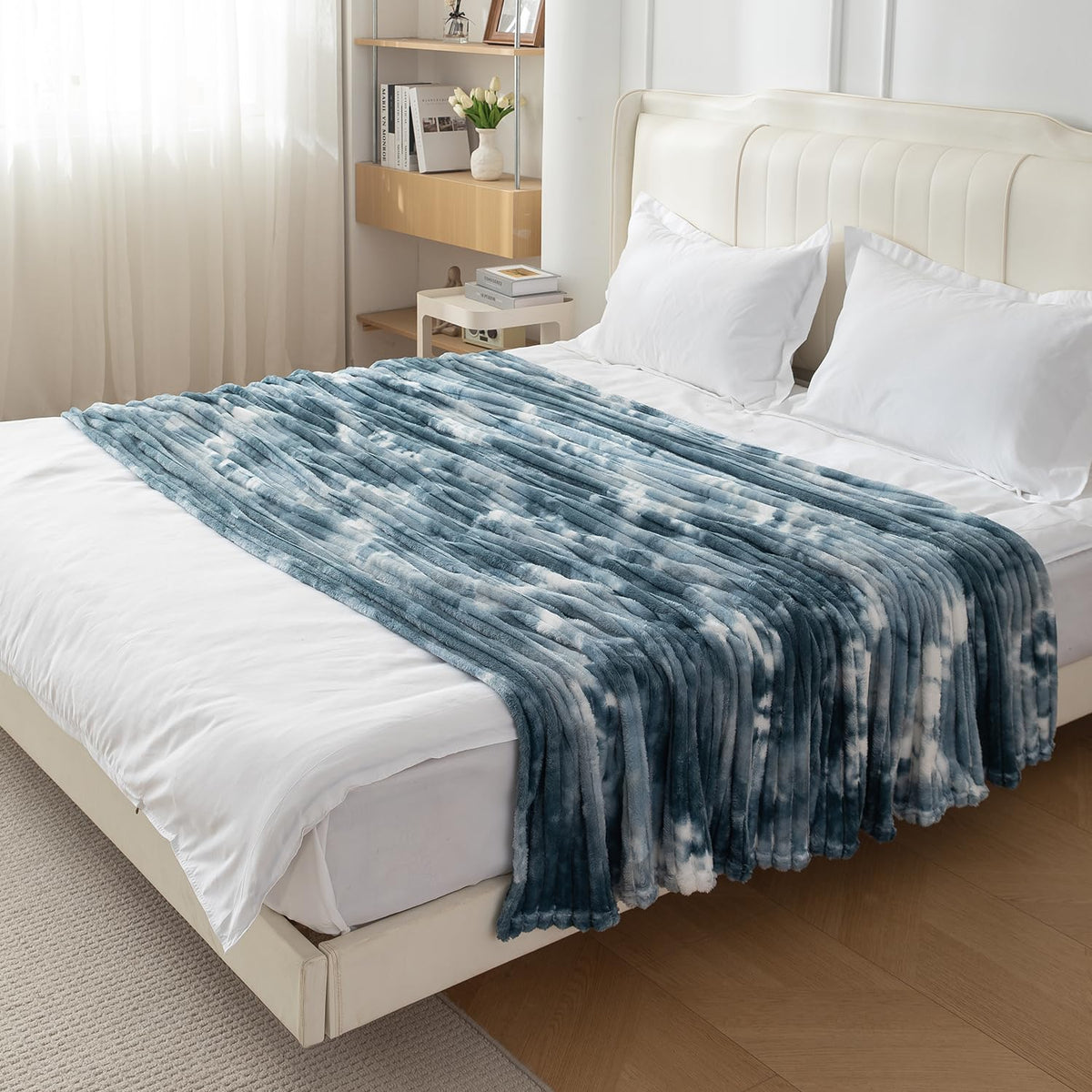Teal Gradient Colour Double Bed Blanket | HOKIPO