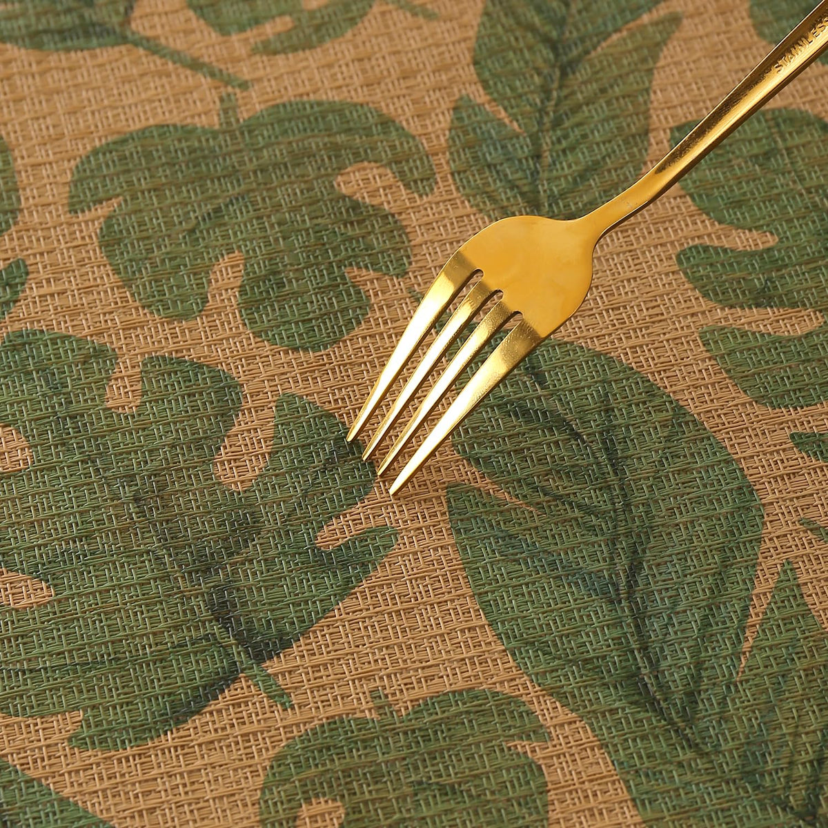 Botanical Tropic PVC Mats for Dining Table - Cana Lily Leaves
