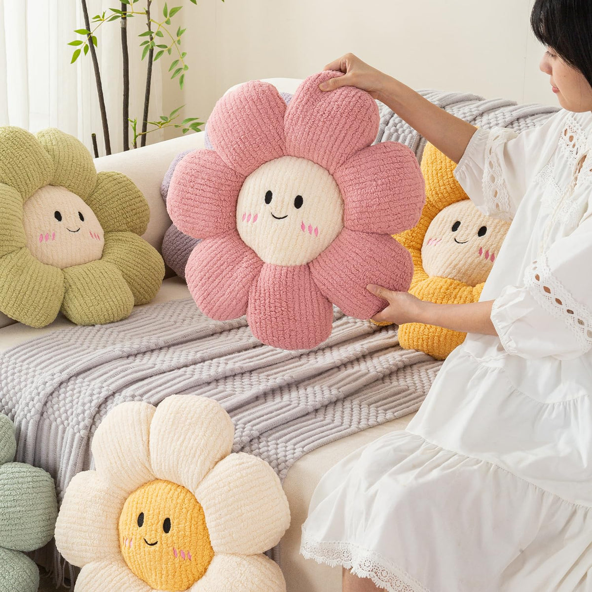 HOKIPO Cute Flower Plush Pillow | Soft Smiley Face Throw Cushion for Sofa, Couch & Bed | Fluffy Floral Pillow for Kids Room, Nursery & Home Décor | 46 cm, Lavender (AR-6729-LVNDR)