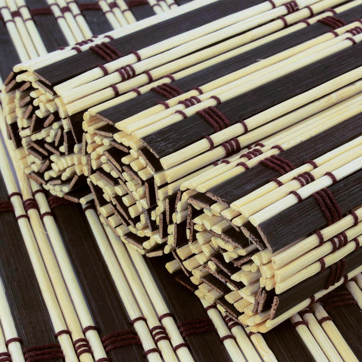 Buy rollable bamboo dining table mats | Hokipo
