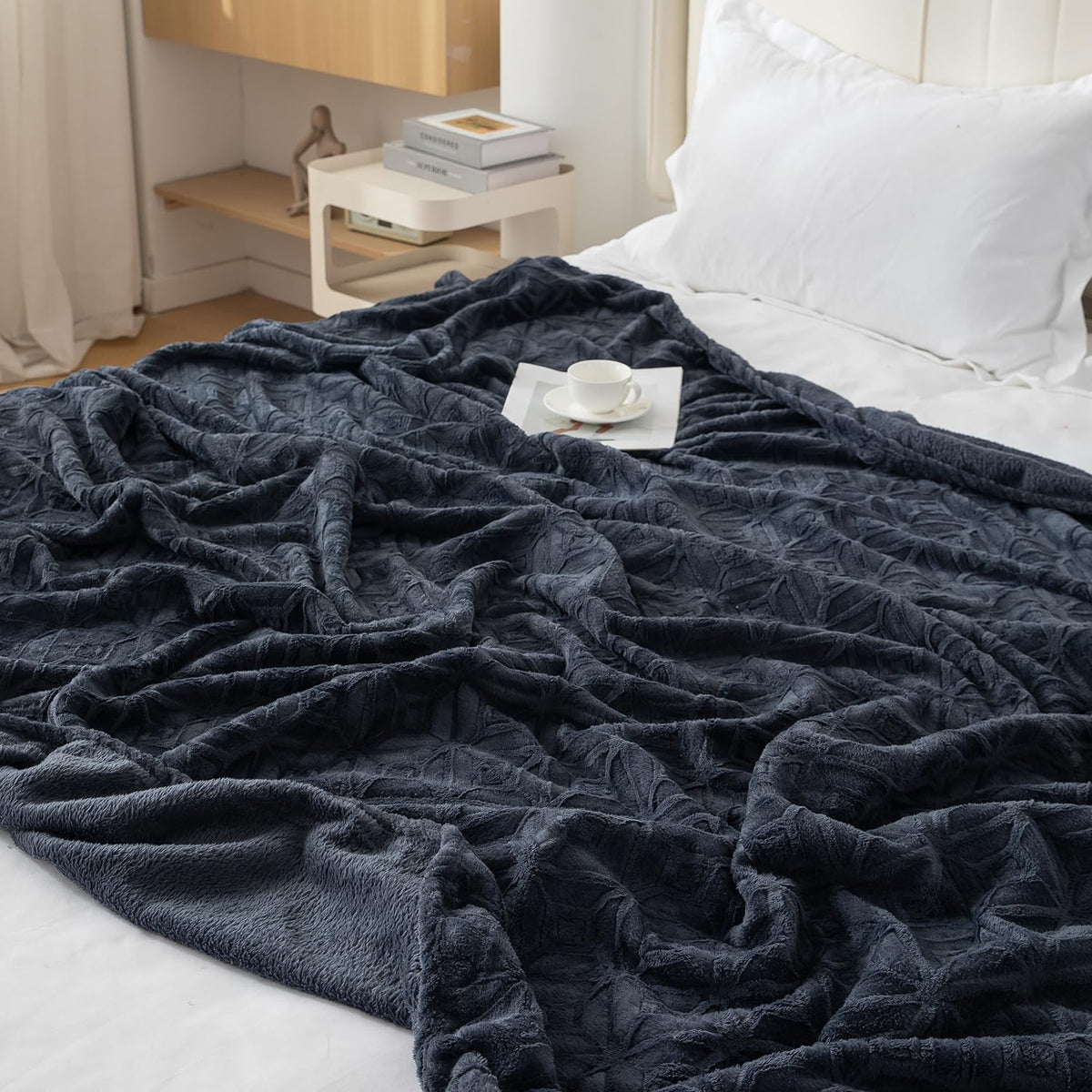Buy Dark Grey Colour Luxury Ultra-Cozy Double Bed Blankets | HOKIPO
