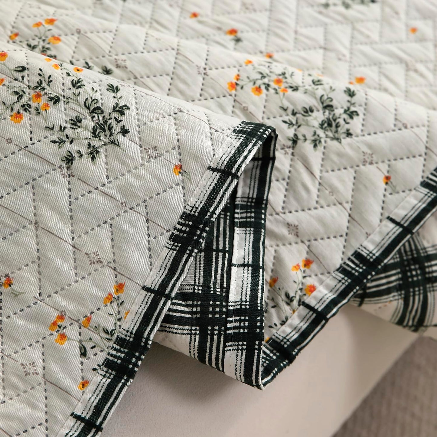 Quilted Sofa Seat Mat for 1/2/3 Seater with 2 Armrest Covers with Pockets, Light Green Ash Gypsy Flower