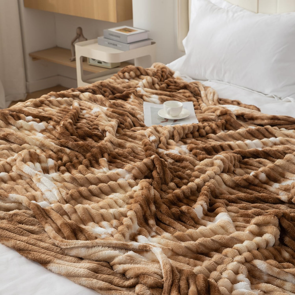 Buy Beige Gradient Warm AC Blanket Double Bed | HOKIPO