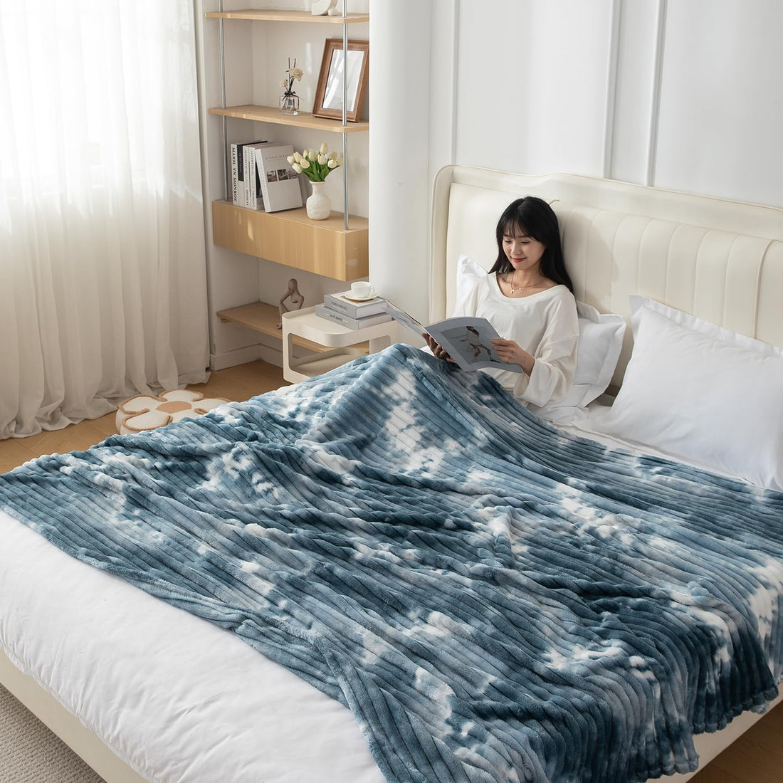 Buy Teal Gradient Colour Double Bed Blanket | HOKIPO