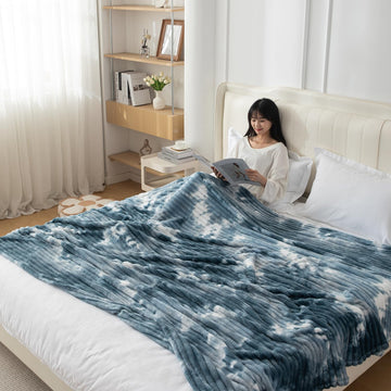Buy Teal Gradient Colour Double Bed Blanket | HOKIPO