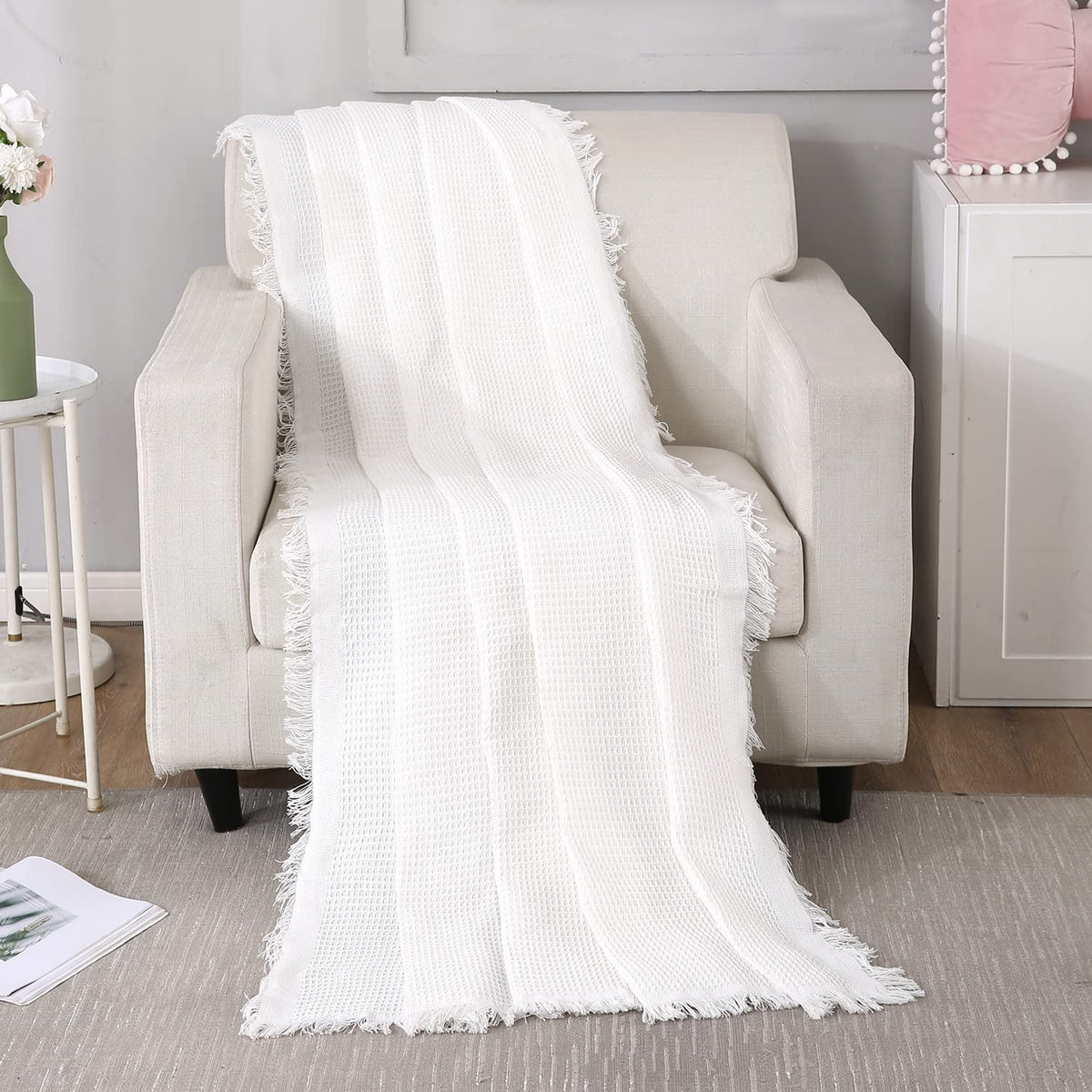 White colour polycotton sofa throw in size 180(D)x180(L) for one seater, 180(D)x230(L) for two seater, 180(D)x300(L) for 3 seater
