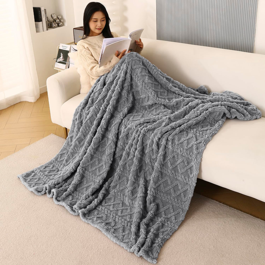 HOKIPO dark grey colour AC blanket double bed queen size soft fleece blanket lifestyle bedroom use