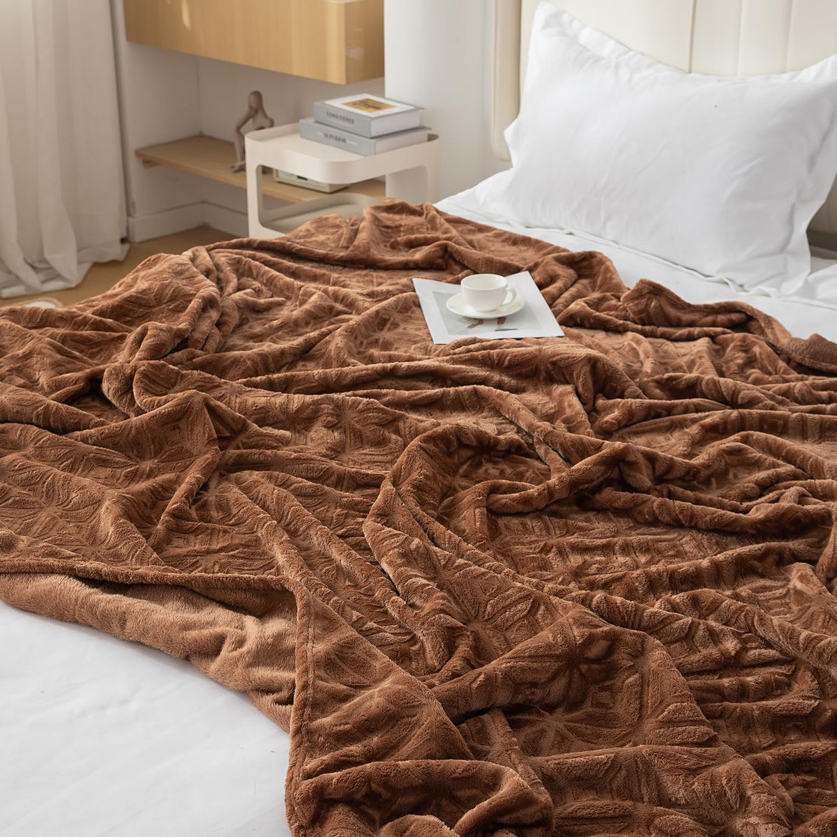 Buy Brown Colour Luxury Soft Ultra-Cozy Fleece Blankets | HOKIPO

