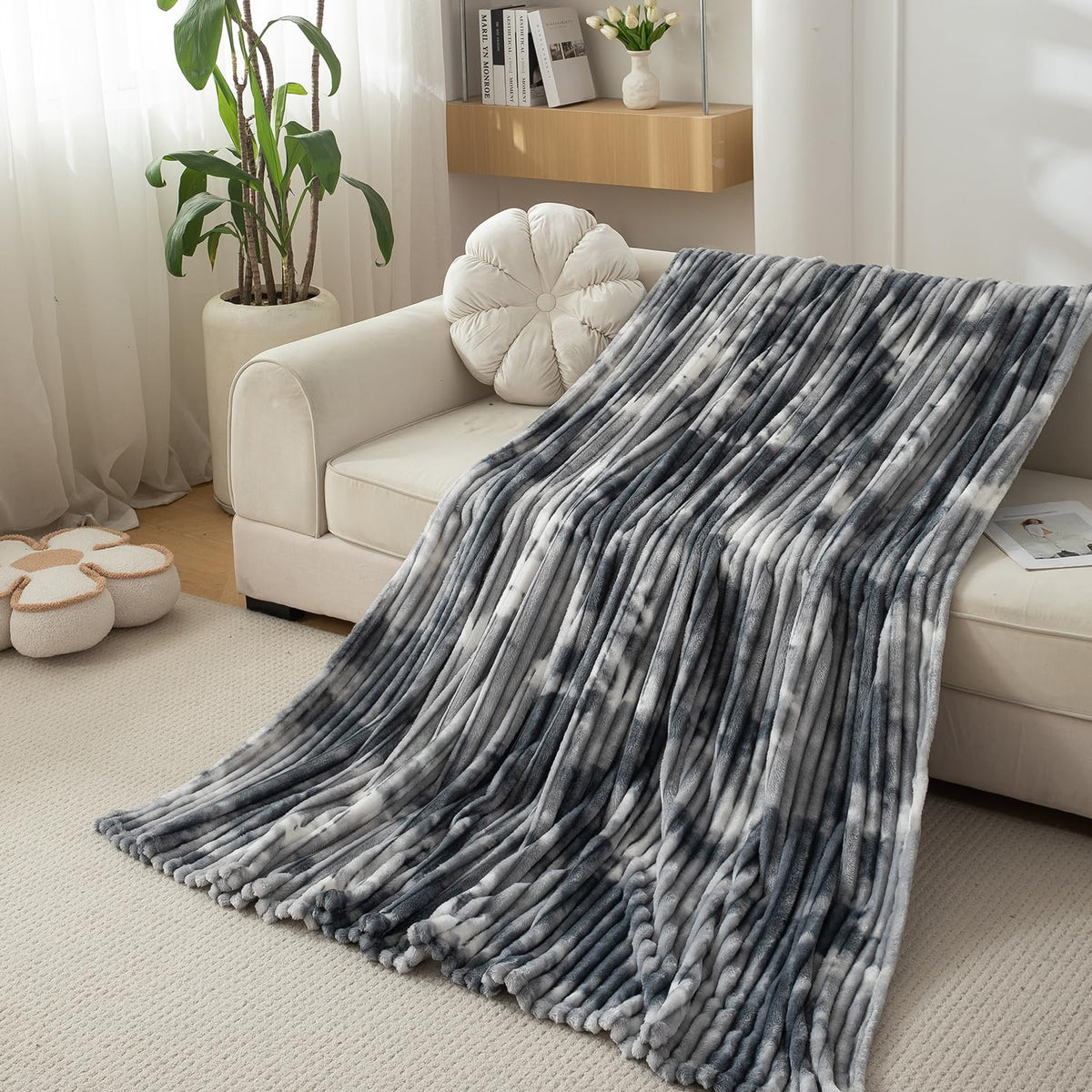 Buy Grey Gradient Fleece AC Blanket Online | HOKIPO