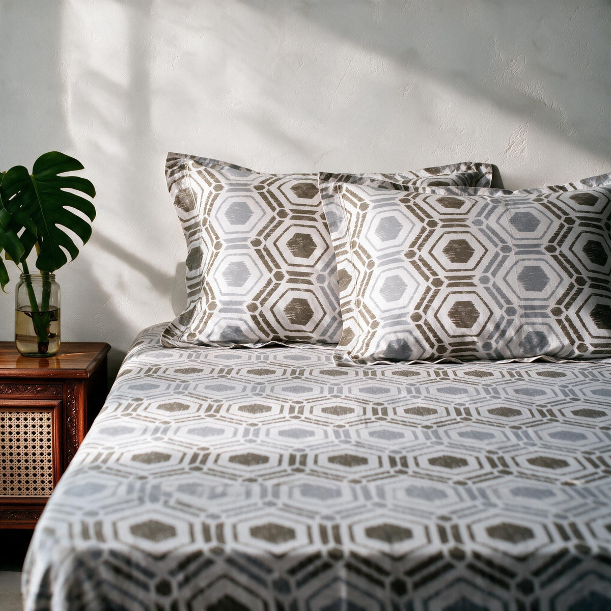HOKIPO Geometric 180 TC Cotton Percale Flat Bedsheet, King Size, Buff Grey