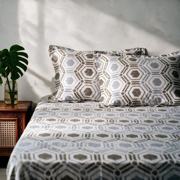 HOKIPO Geometric 180 TC Cotton Percale Flat Bedsheet, King Size, Buff Grey