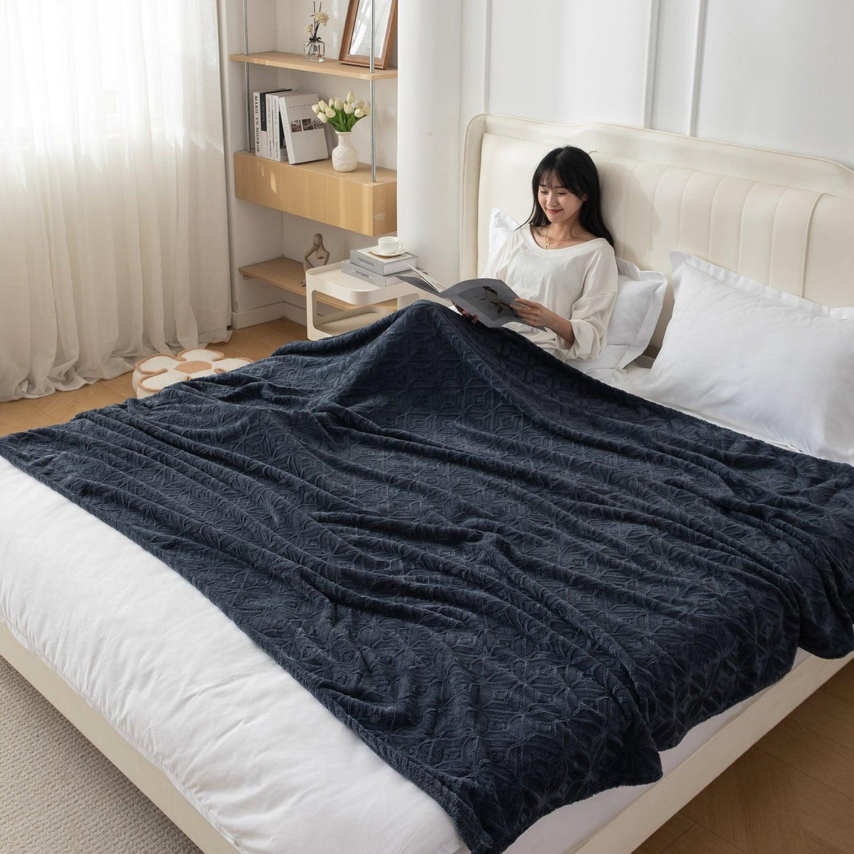 Dark Grey Colour AC Blanket Double Bed With a Decorative Diamond Pattern Design