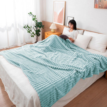 HOKIPO AC Blanket Double Bed Queen, 200x230 cm / 6.5x7.5 feet, Sky Blue - HOKIPO | Har Ghar ka Humsafar