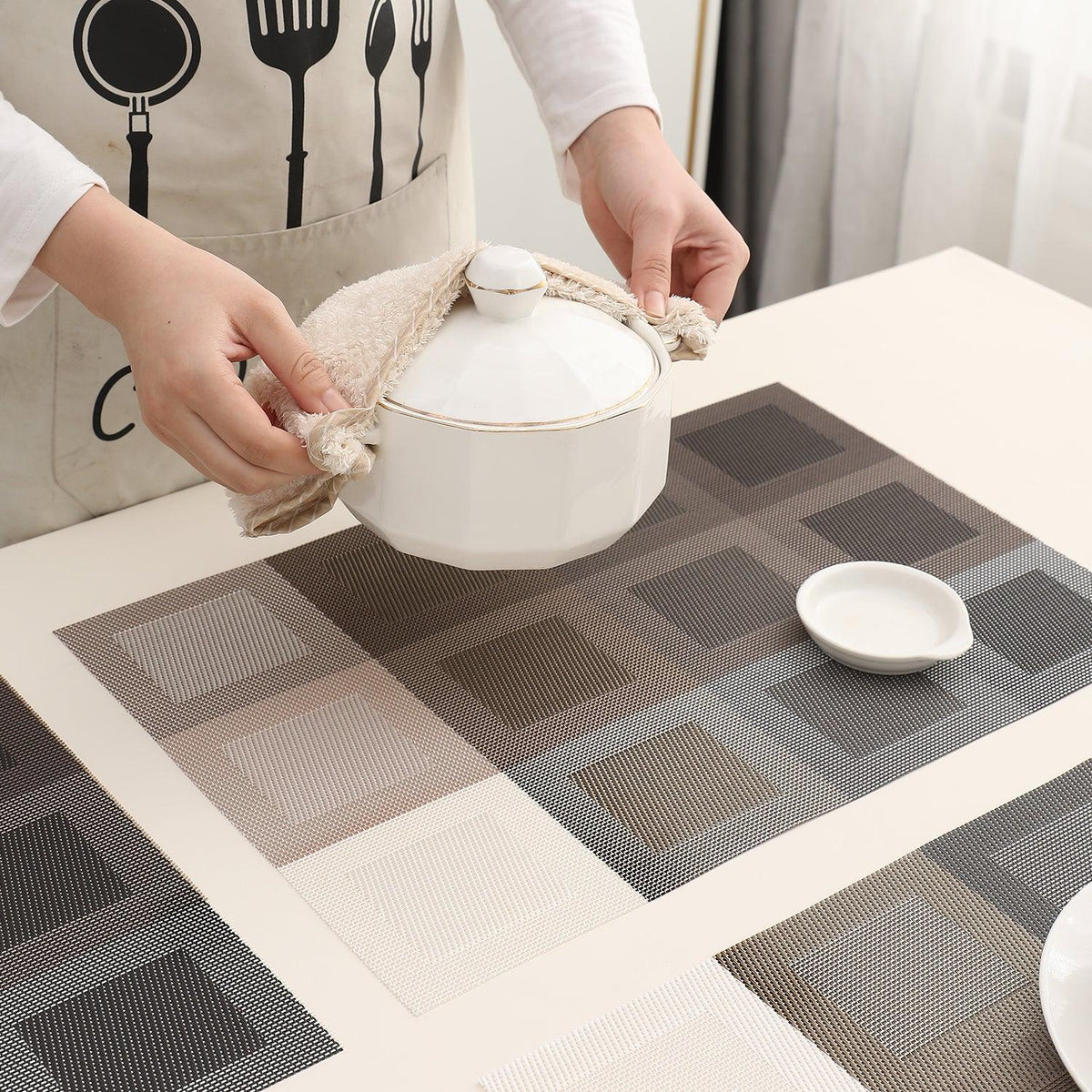 PVC Dining Table Mats, Gradient Brown - HOKIPO | Har Ghar ka Humsafar