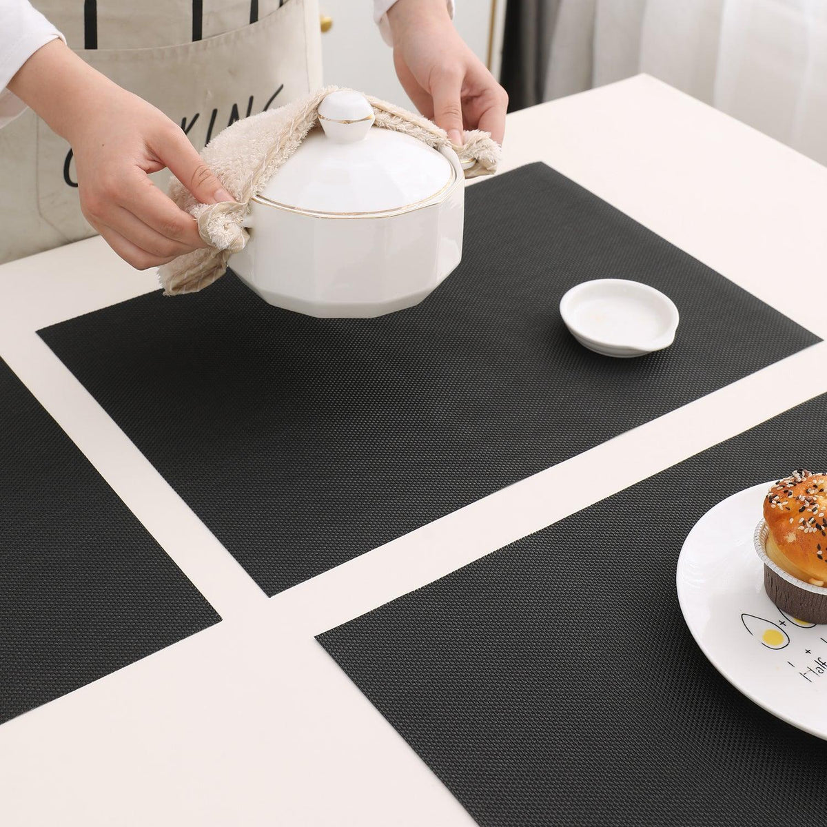 PVC Dining Table Mats, Jet Black - HOKIPO | Har Ghar ka Humsafar